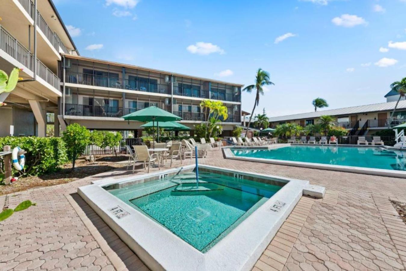 Caribbean Beach Club Fort Myers Beach Exteriör bild