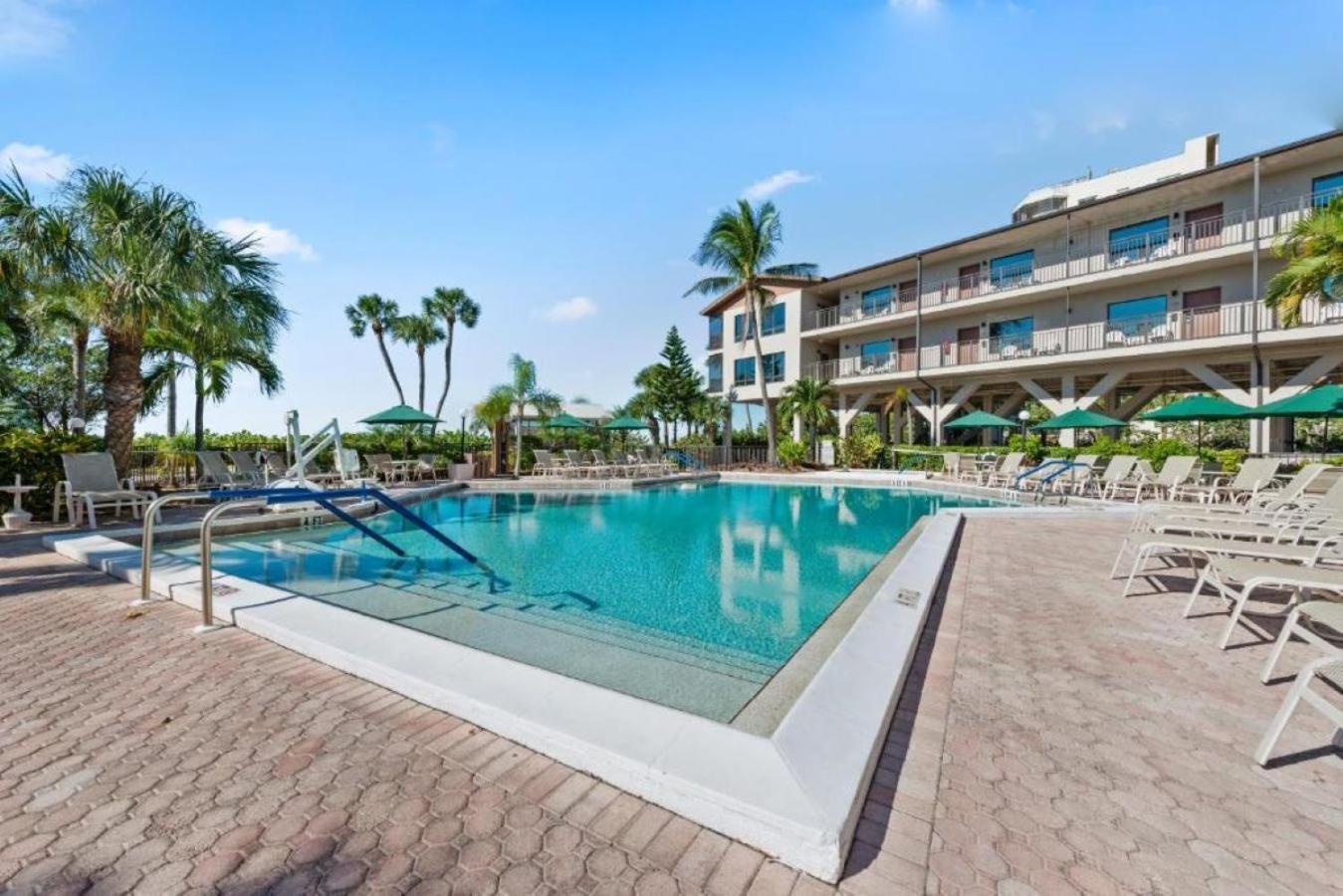 Caribbean Beach Club Fort Myers Beach Exteriör bild